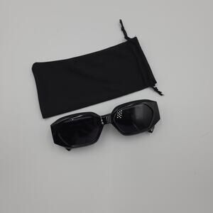 Le Specs Slaptrash in Black (Le Sustain Collection)